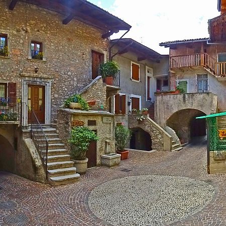 Casa Del Borgo Pregasio Garden And View By Gardadomusmea Villa Tremosine Екстериор снимка